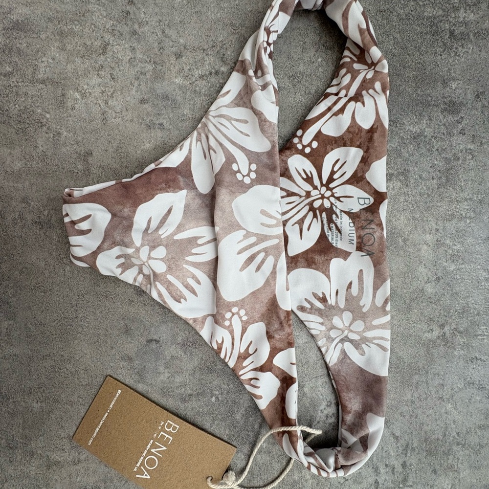 Benoa hina bottom in batik NWT size medium